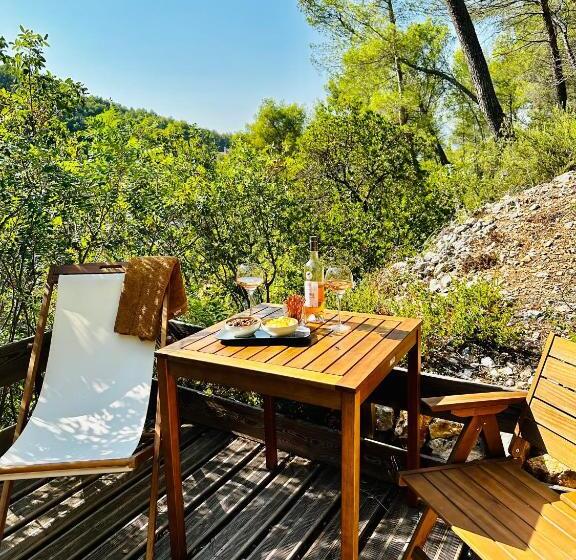 带大床的标准间, B&b Les Têtes De Mules   Adults Only