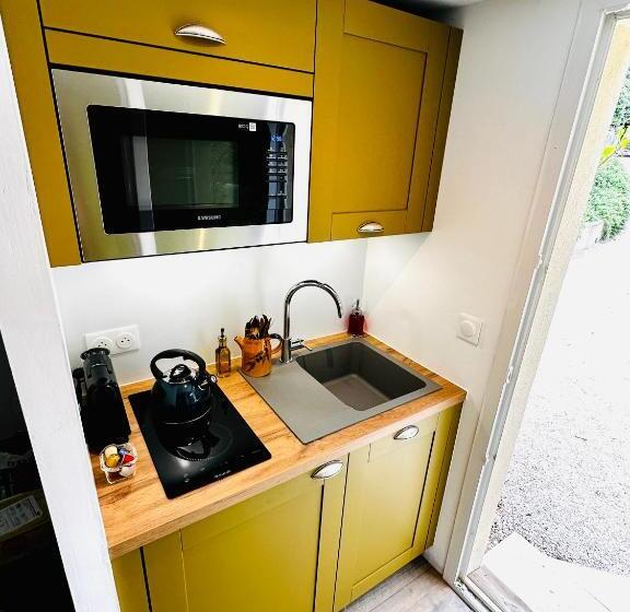 带大床的标准间, B&b Les Têtes De Mules   Adults Only