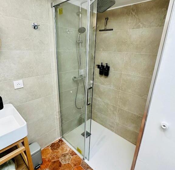 带大床的标准间, B&b Les Têtes De Mules   Adults Only