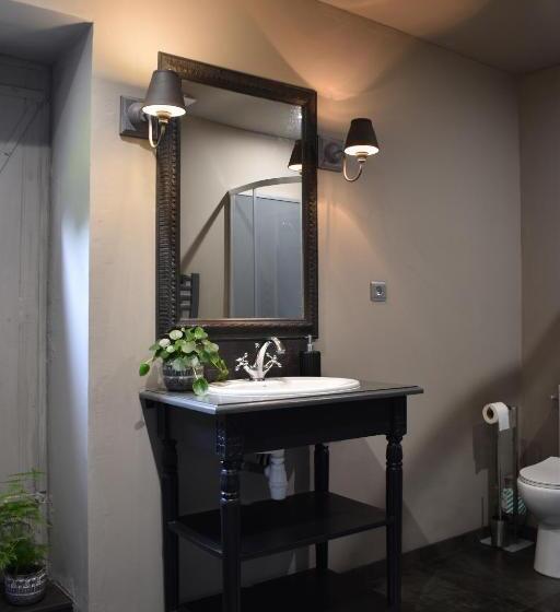 스탠다드 테라스 룸, Un Jardin Et Trois Maisons