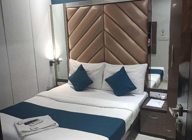 חדר קלאסי לשלושה, Flagship Maharani Villa