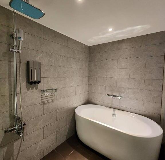 اتاق لوکس, Fun Stay Inn Ximen