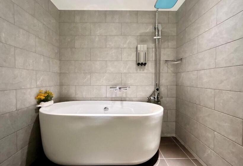 اتاق لوکس, Fun Stay Inn Ximen