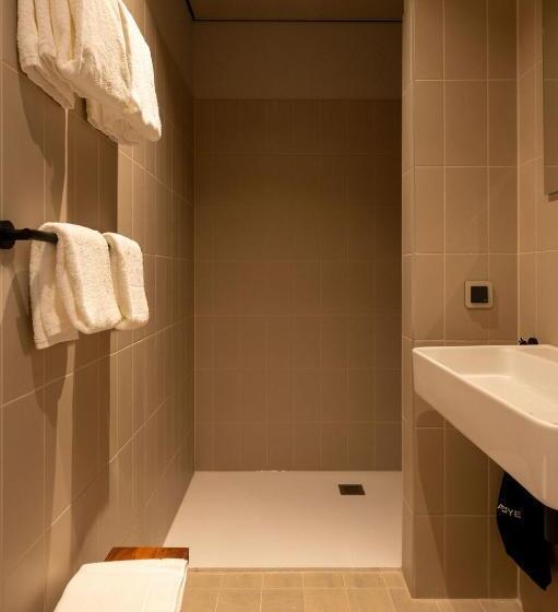 سوییت لوکس, Kint