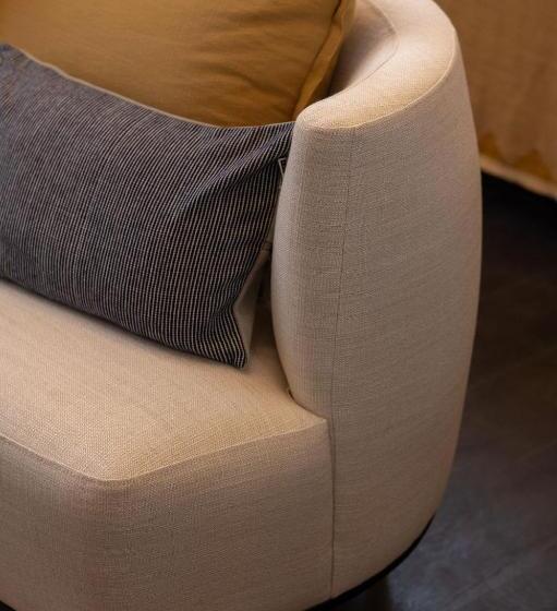 سوییت لوکس, Kint