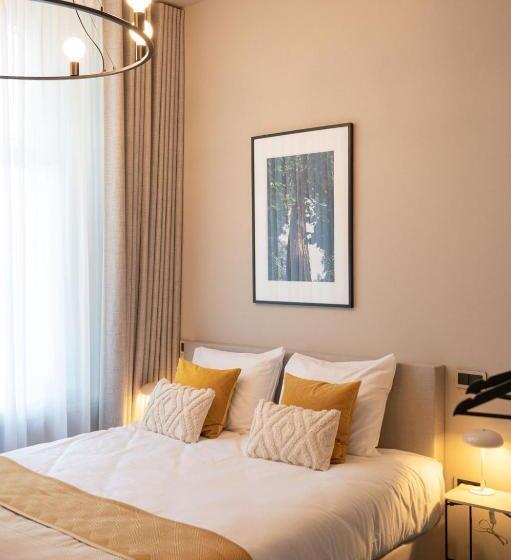 اتاق استاندارد, Kint