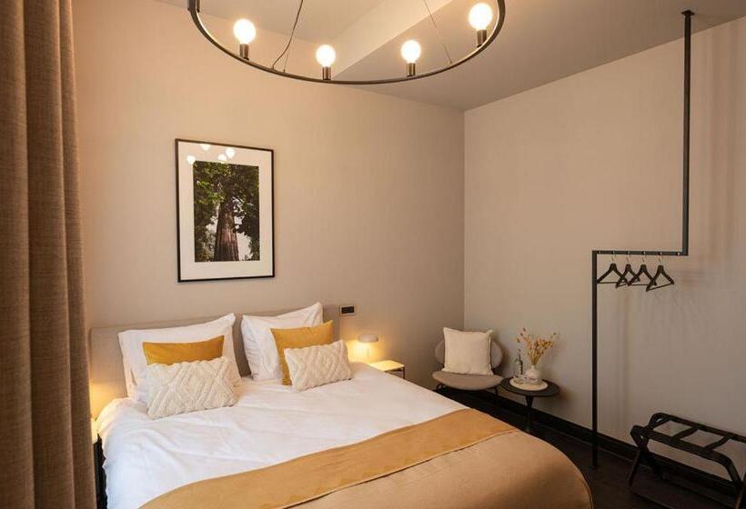 اتاق استاندارد, Kint