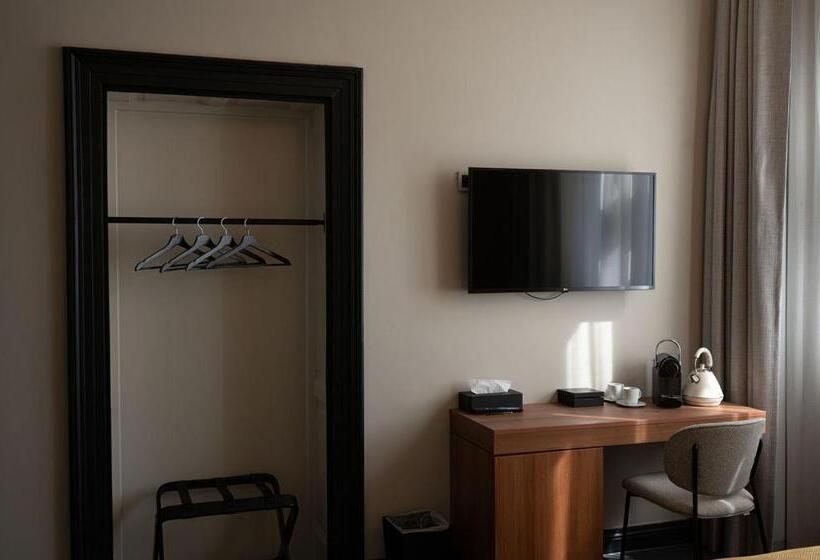 اتاق استاندارد, Kint