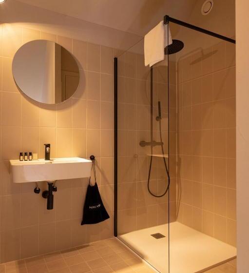 استودیوی استاندارد, Kint