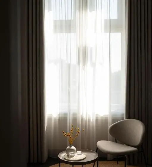 Deluxe-huone, Kint