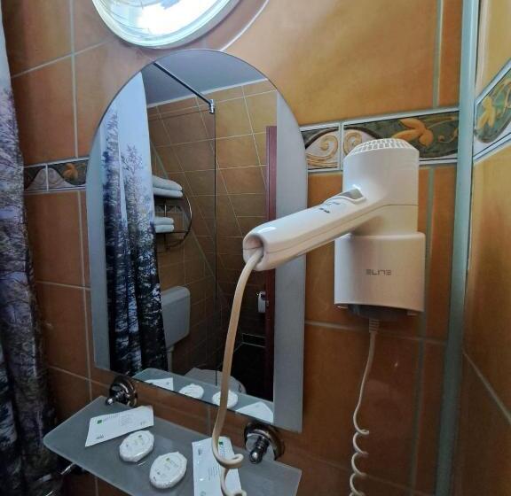 اتاق استاندارد, Pescarus Port Bicaz