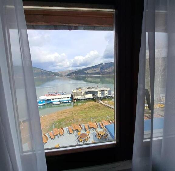 اتاق استاندارد, Pescarus Port Bicaz