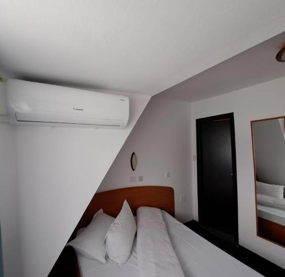 اتاق استاندارد, Pescarus Port Bicaz