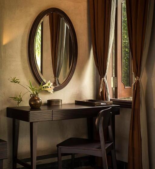 بانگلوی لوکس, Nham Village Resort