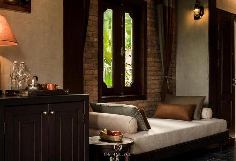 بانگلوی لوکس, Nham Village Resort