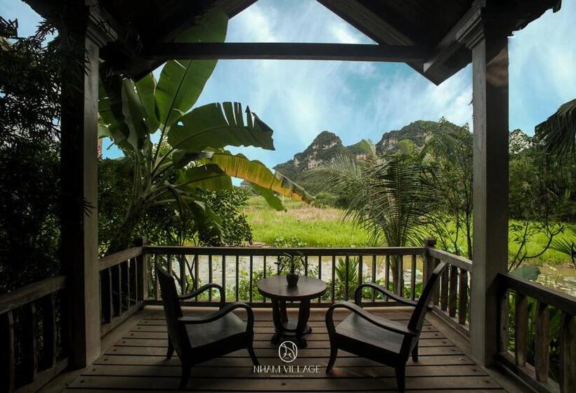 بانگلوی استاندارد, Nham Village Resort