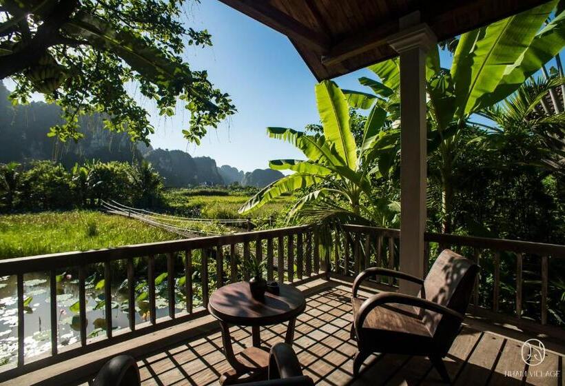 اتاق استاندارد با بالکن, Nham Village Resort