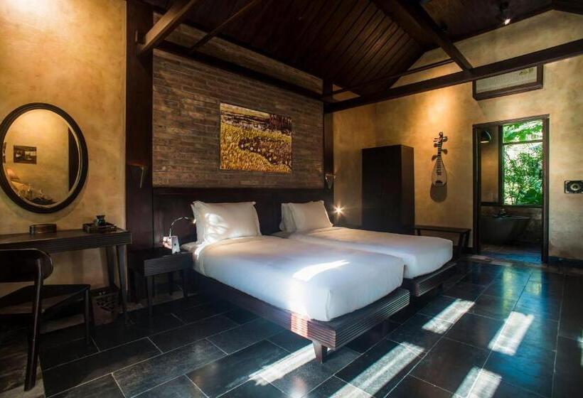 اتاق استاندارد با بالکن, Nham Village Resort