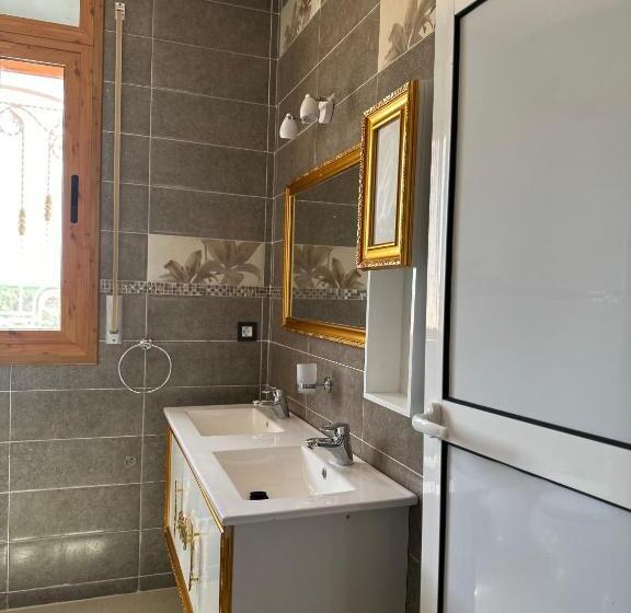 اتاق استاندارد با چشم‌انداز استخر, Ayor Fes