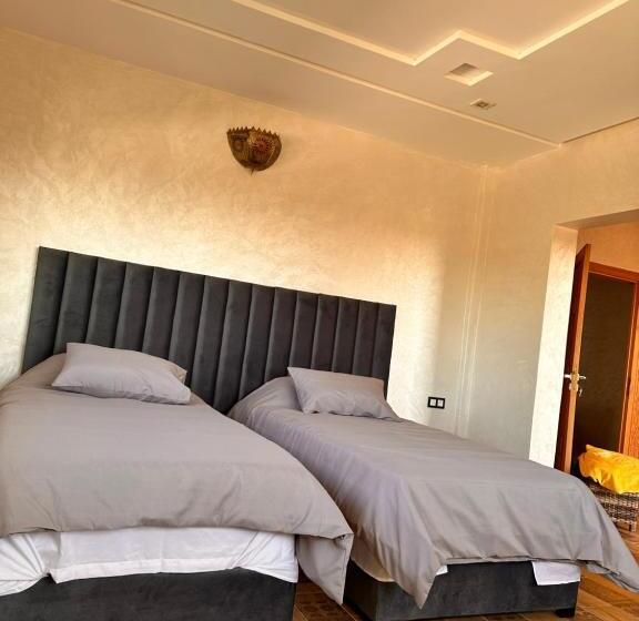 اتاق استاندارد با چشم‌انداز استخر, Ayor Fes