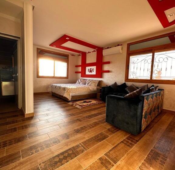 اتاق استاندارد با چشم‌انداز استخر, Ayor Fes