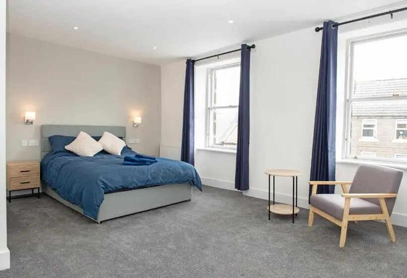 Deluxe Suite King Bed, Cara Lodge, Comfortable Self Check In En Suite Guest Rooms
