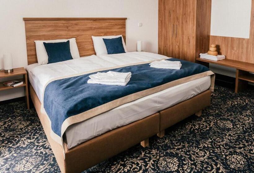 חדר סטנדרט עם מרפסת, Penzion Golf Luby