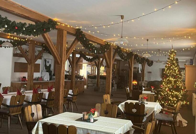 חדר סטנדרט עם מרפסת, Penzion Golf Luby