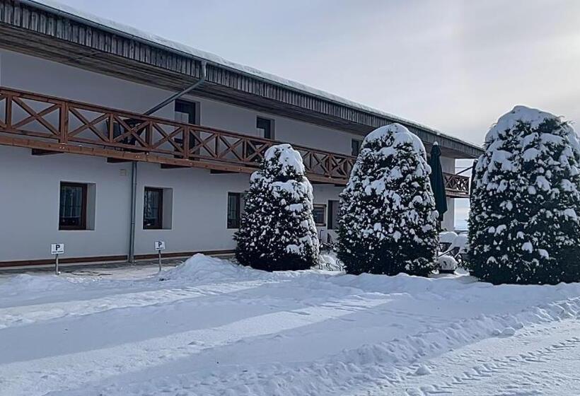 חדר סטנדרט עם מרפסת, Penzion Golf Luby