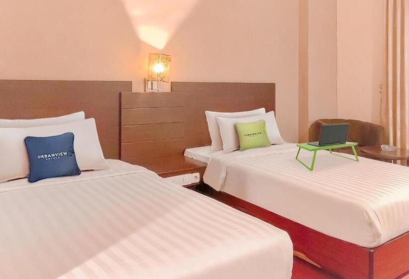 غرفة ديلوكس, Urbanview Hotel Grand Permata In Banjarbaru By Reddoorz