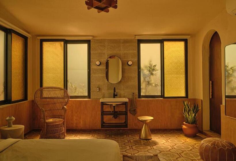 استودیو استاندارد با بالکن, Verde By Dw