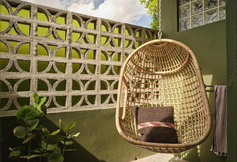 استودیو استاندارد با بالکن, Verde By Dw