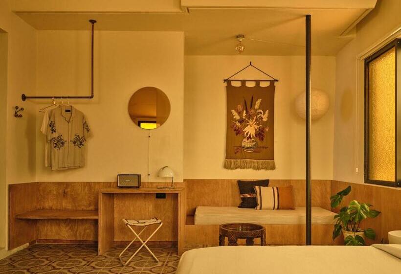 استودیو استاندارد با بالکن, Verde By Dw