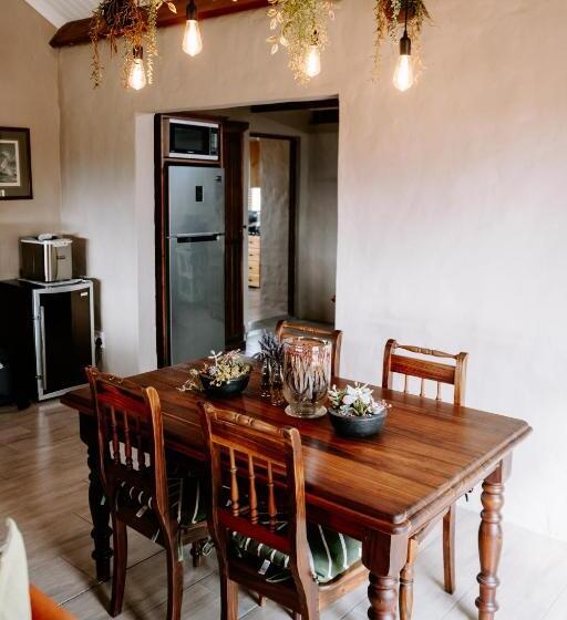 Дом 3 Спальни, Breathe Accommodation