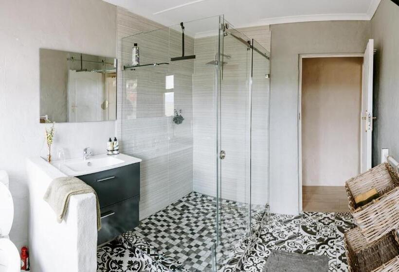 Дом 3 Спальни, Breathe Accommodation