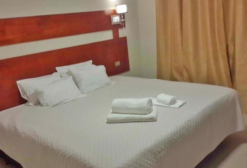 חדר קלאסי לשלושה, Ox