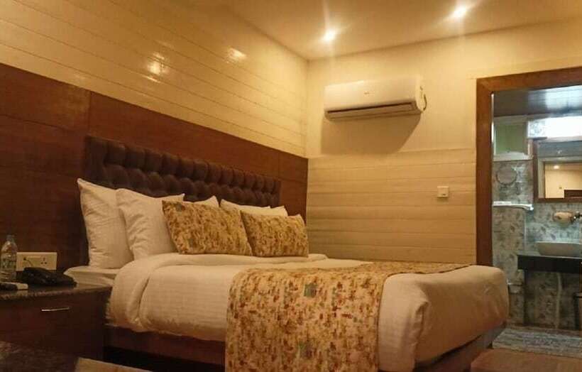 חדר דלוקס, Yashshree Mussoorie Mall Road