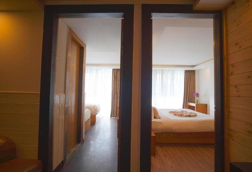 סוויטה משפחתית, Yashshree Mussoorie Mall Road