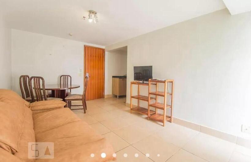 سوییت با چشم‌انداز استخر, St Paul 59m2 Apart Ad1229