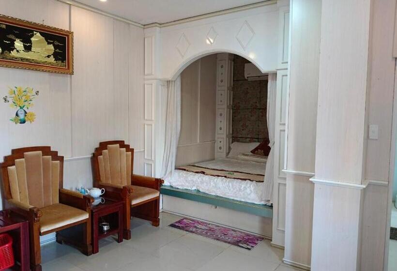 اتاق استاندارد, Nhat Quy