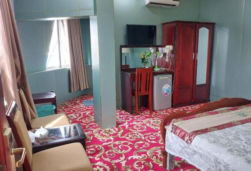 اتاق استاندارد, Nhat Quy