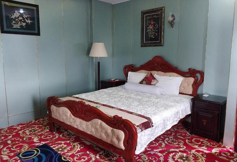 اتاق استاندارد, Nhat Quy