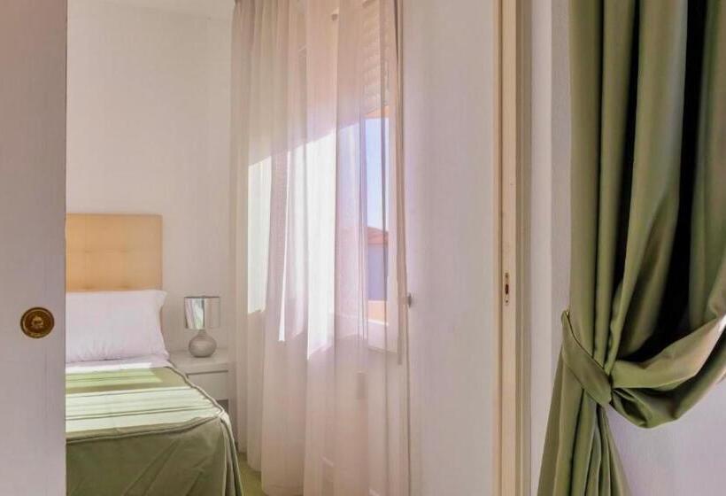 Студио Стандарт с Террасой, Isa Residence With Swimming Pool In Marina Di Cecina Only 700 Meters From The Sea, Studio Apartments