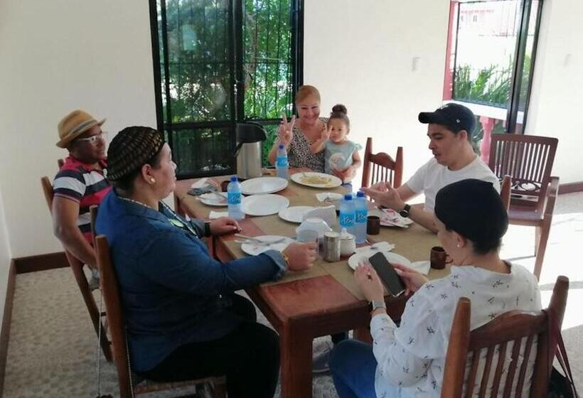 חדר סטנדרט יחיד, Room In Guest Room   Piscalonga Hotel Restaurant Cozy Family Operated