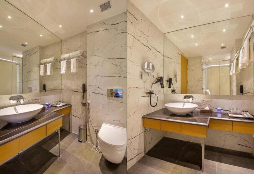 Номер Deluxe, Sarovar Portico Sonipat