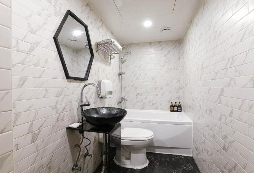 带按摩浴盆的套房, Incheon Stay Inn