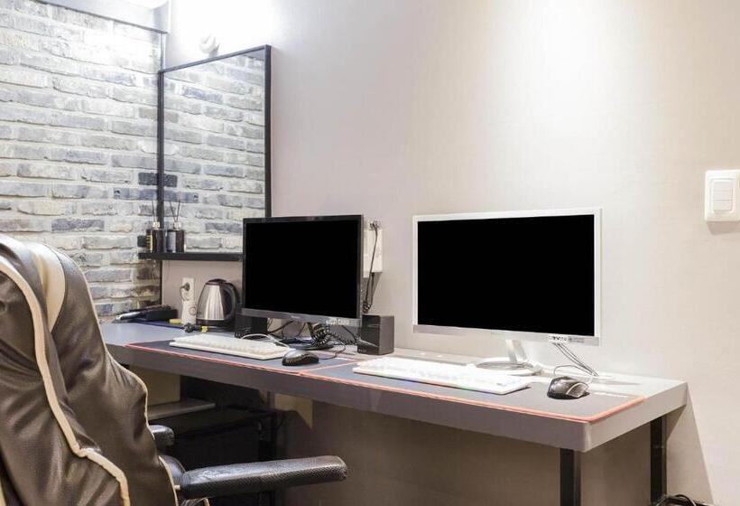 带按摩浴盆的套房, Incheon Stay Inn