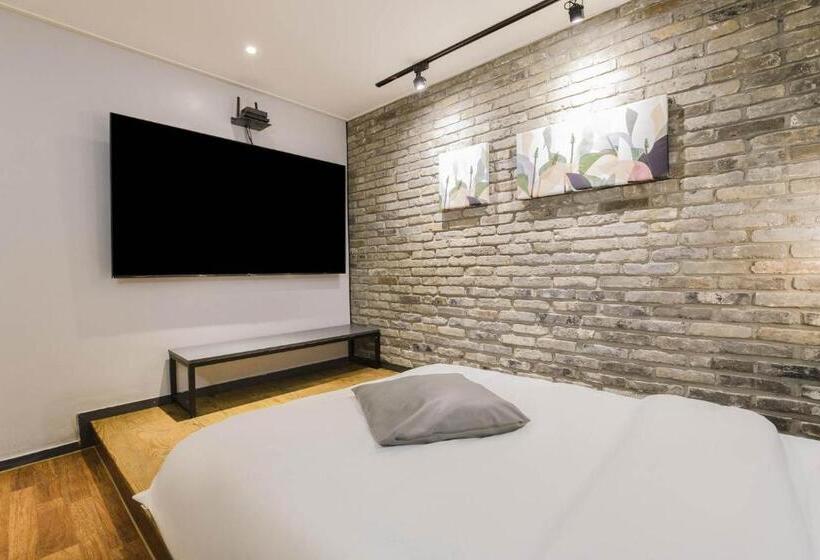 带按摩浴盆的套房, Incheon Stay Inn