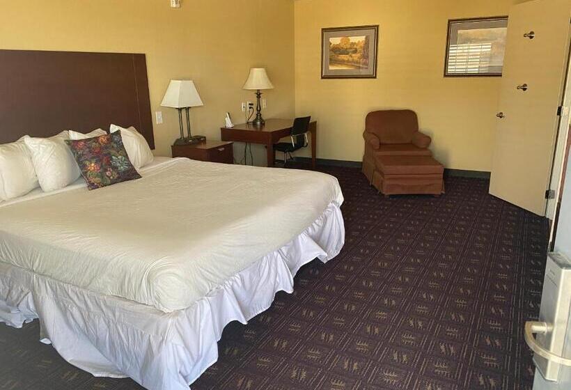 带大床的复式套间, Southern Inn & Suites Rv Lots Now Available