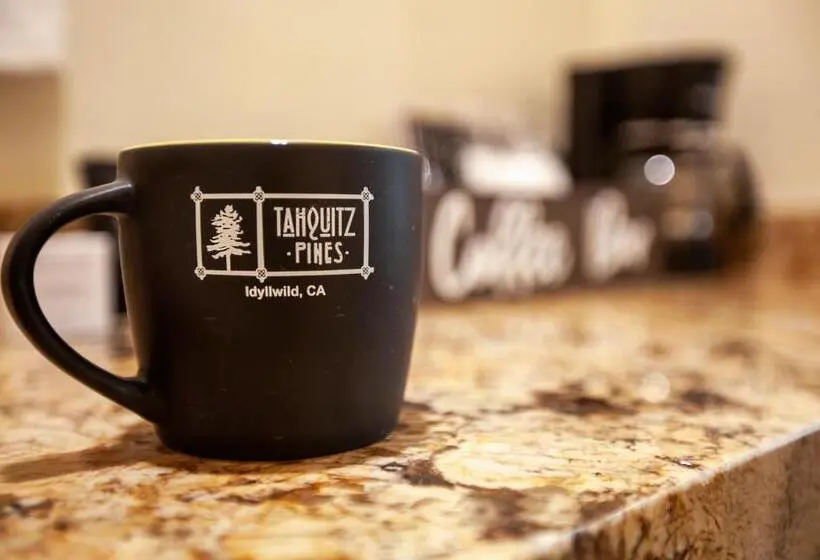 身障者適用キングサイズベッドルーム, Tahquitz Pines Retreat